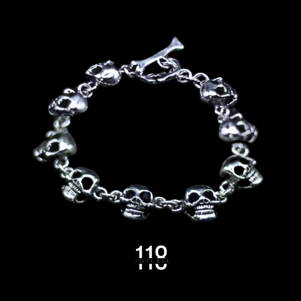 PULSERA CON CALAVERAS MEDIANAS