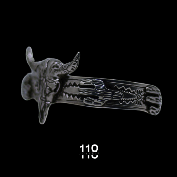 BRAZALETE LISO CON CRANEO DE TORO - Image 2
