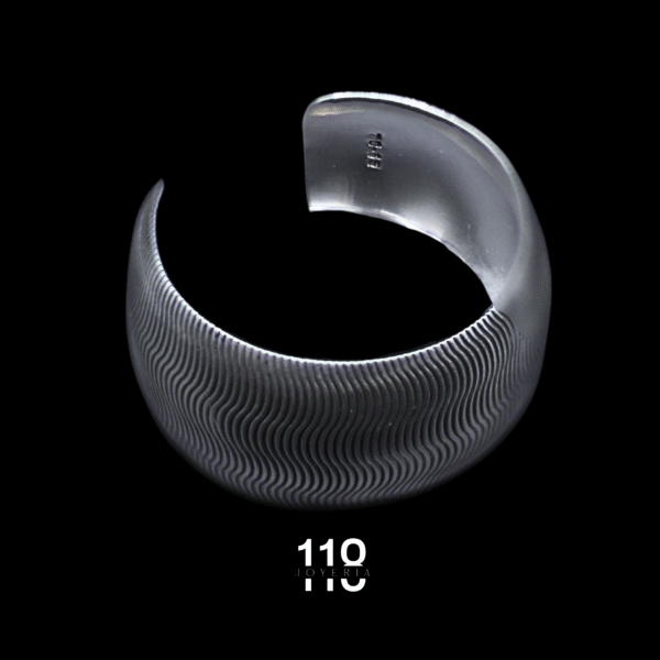 BRAZALETE EMBUTIDO GRABADO RAYAS