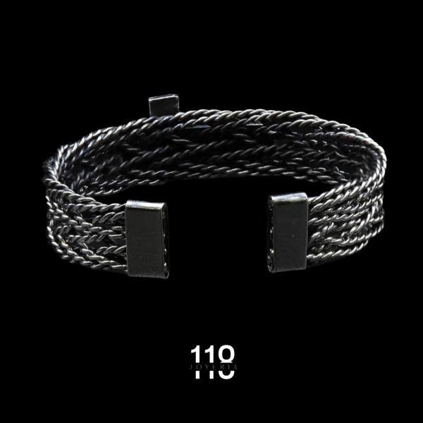 BRAZALETE TRENZADO TORSAL CON CRUZ - Image 2