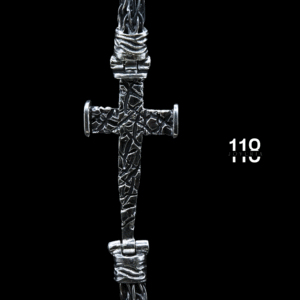 PULSERA TEJIDA CON CRUZ
